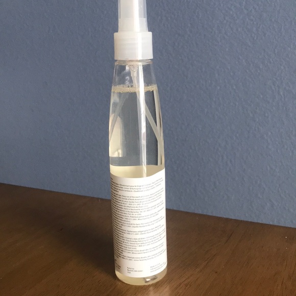 New without box linen room spray - Picture 2 of 5